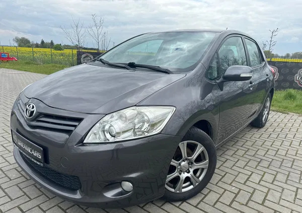 pomorskie Toyota Auris cena 29900 przebieg: 162224, rok produkcji 2010 z Gniewkowo